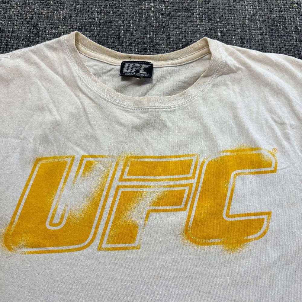 UFC Graphic Tee Mens XL White Yellow Spray Logo Y2K MMA T-Shirt - Picture 3 of 12